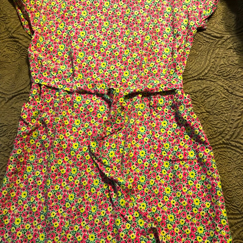 Large Lilly in great condition.